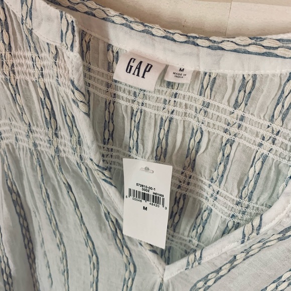 GAP Flutter Top - Picture 3 of 6